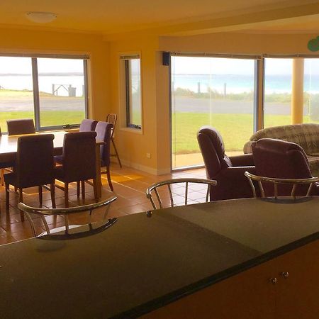 Horizons Beachfront Apartment Port Fairy Esterno foto